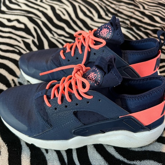 Youth Nike Running Shoe - Picture 5 of 8